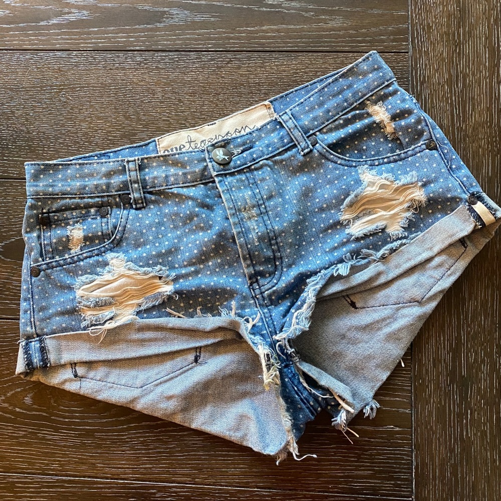 ONE TEASPOON 'Bandit' distressed polka
dot denim shorts. Cutoff and cuffed. - Picture 5 of 7